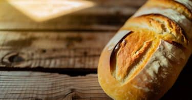 Le poids d'une baguette traditionnelle: mystère dévoilé 🥖